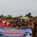 Usai Pertandingan Sepak Bola Bupati Nanang Ermanto Borong Dari Para Pedagang  Di Sekitar Lapangan