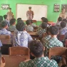 Police Goes To School, Kanit Binmas Bersama Bhabinkamtibmas Polsek Tumijajar Ajarkan Kedisiplinan Bagi Pelajar SMP Negeri 5 Tulang Bawang Bara