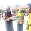 AQila Shafia Wulan Indriyani  Siswi SMP N 1 Bakauheni Raih Juara Umum Tingkat  Kelas VII Semester Genap Tahun Ajaran 2023/2024