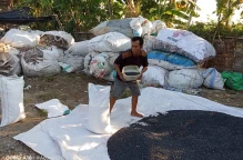 Aktivitas Penggilingan Limbah Plastik Bekas di Mojokerto Diduga Tak Kantongi Izin Pemerintah